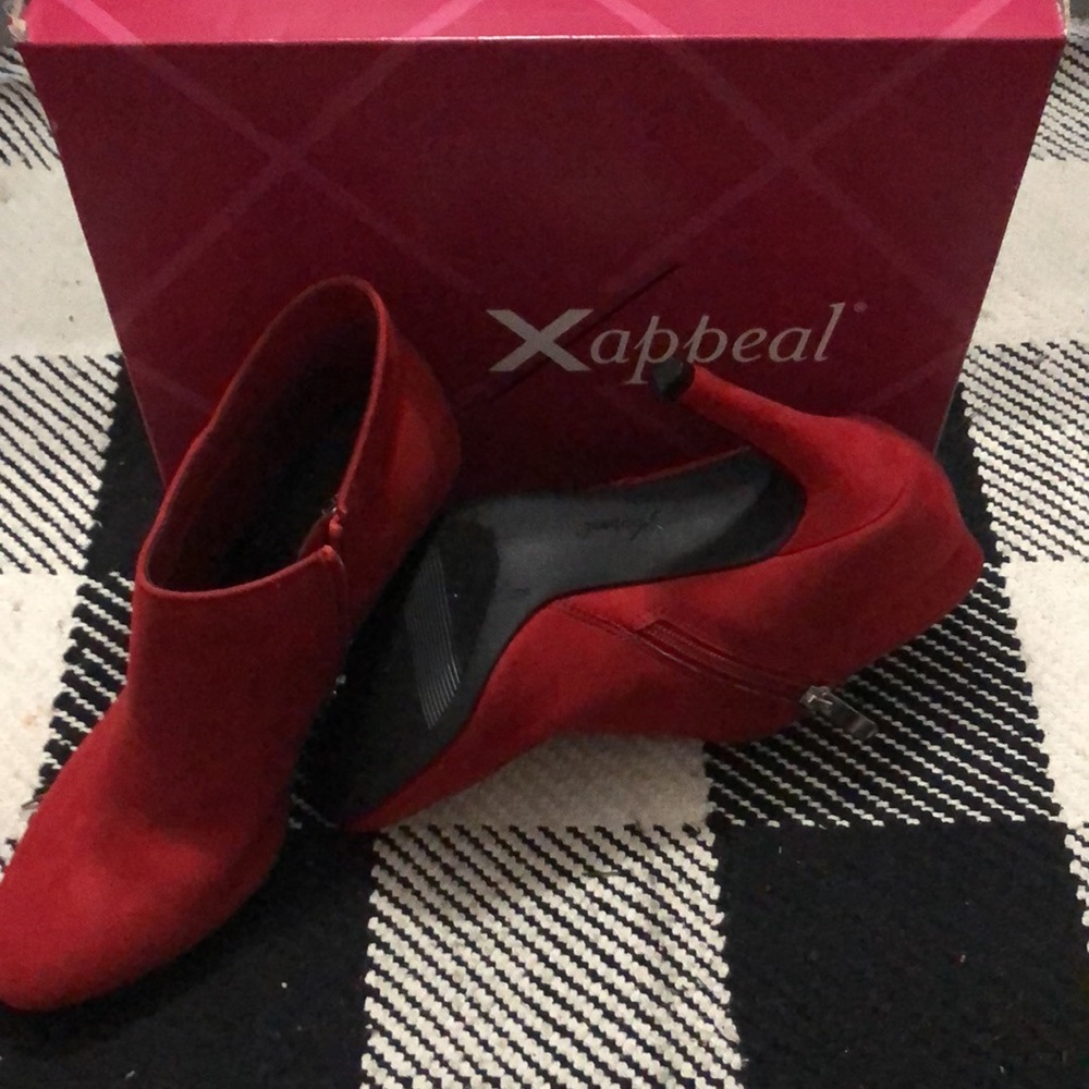 Red booties - Picture 3 of 4